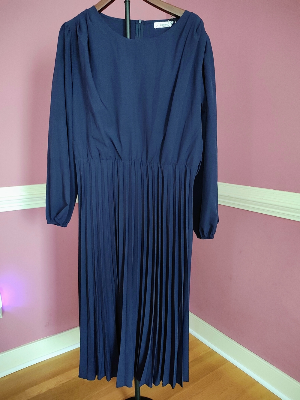 Women's Navy Long-Sleeve Pleated Maxi Dress
